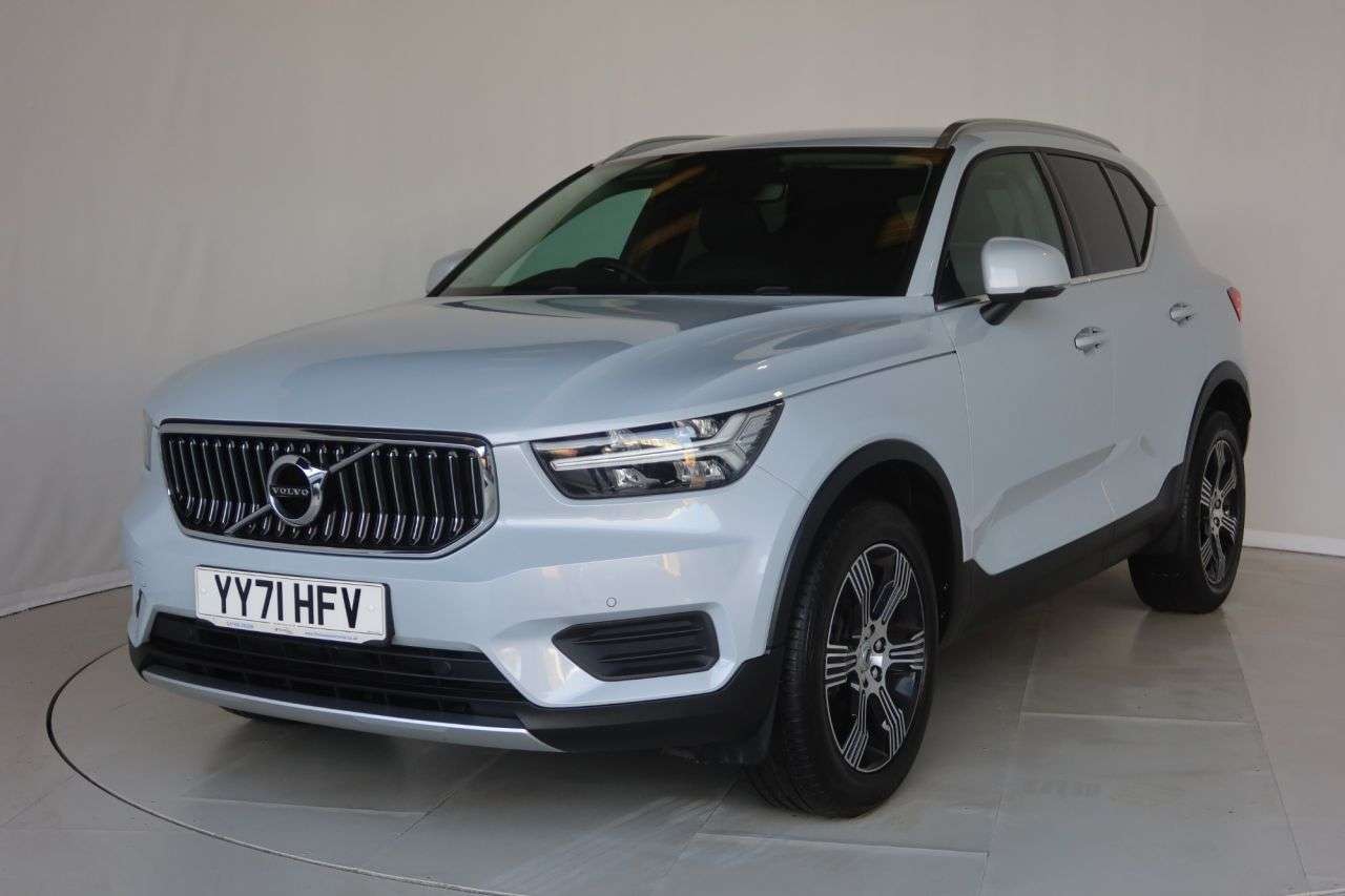 A 2021 VOLVO XC40 2.0 B4 MHEV Inscription SUV 5dr Petrol Hybrid Auto AWD Euro 6 (s/s) (197 ps A 2021 VOLVO XC40 2.0 B4 MHEV Inscription SUV 5dr Petrol Hybrid Auto AWD Euro 6 (s/s) (197 ps