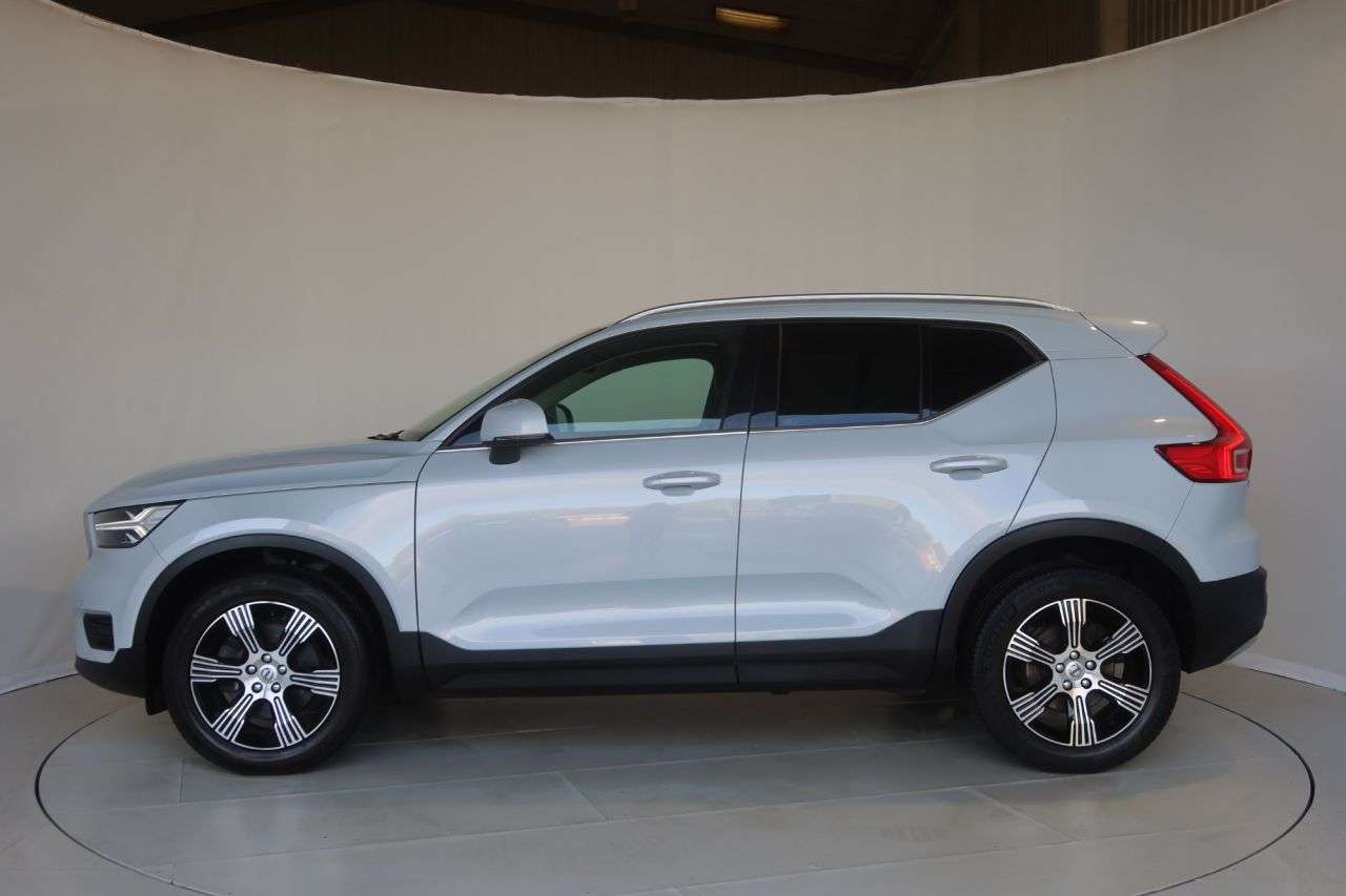 2021 VOLVO XC40 2021 VOLVO XC40