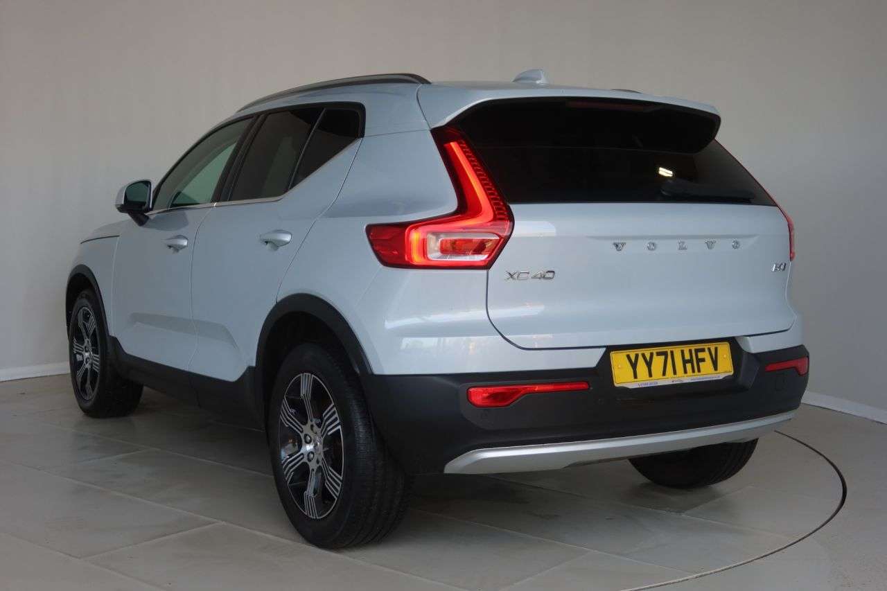 2021 VOLVO XC40 2021 VOLVO XC40