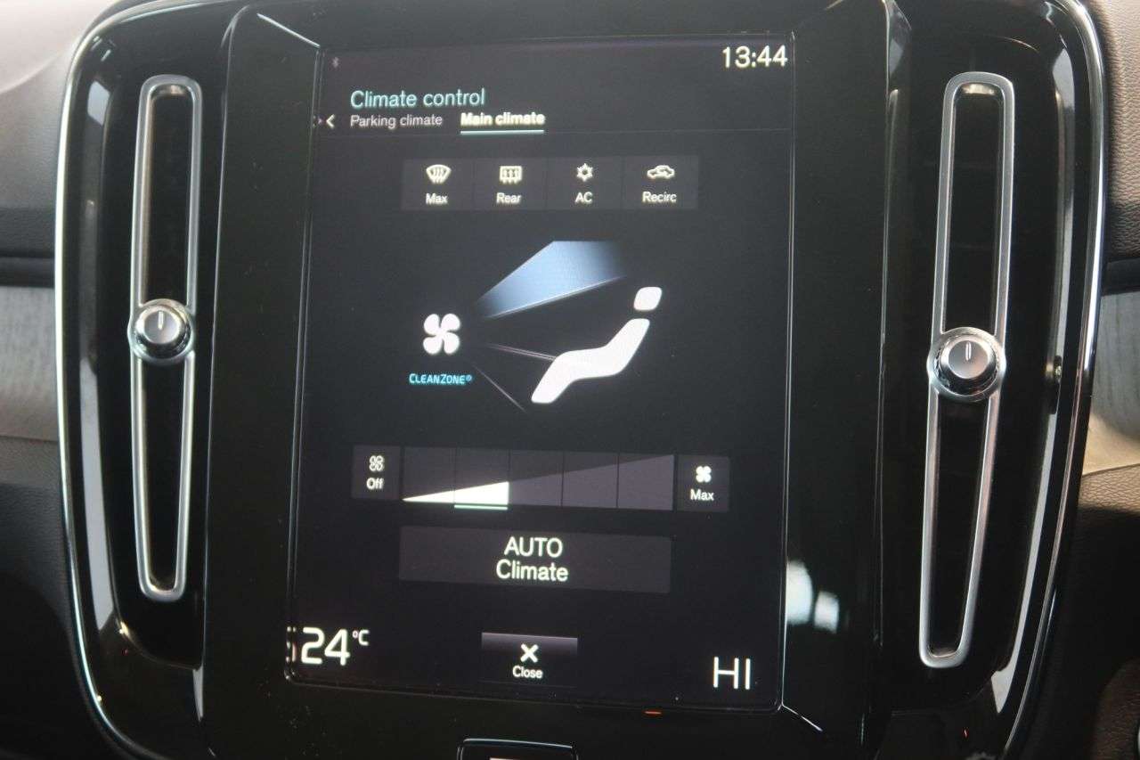 2021 VOLVO XC40 2021 VOLVO XC40