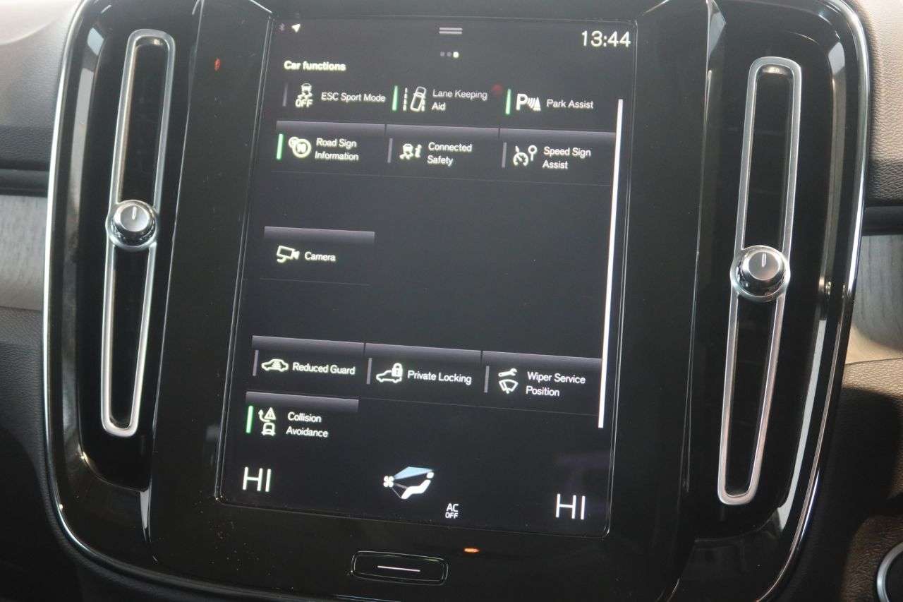 2021 VOLVO XC40 2021 VOLVO XC40