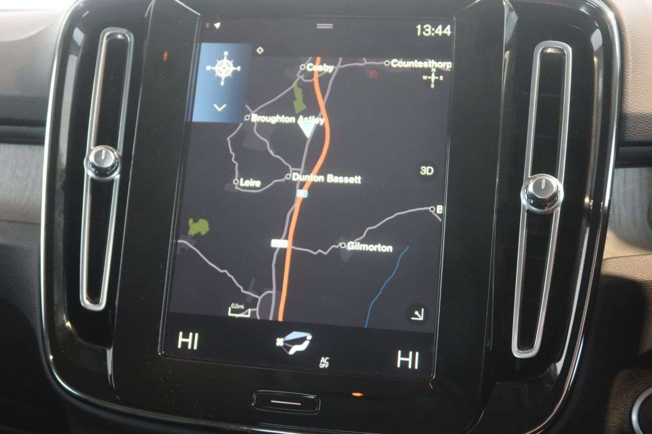 2021 VOLVO XC40 2021 VOLVO XC40