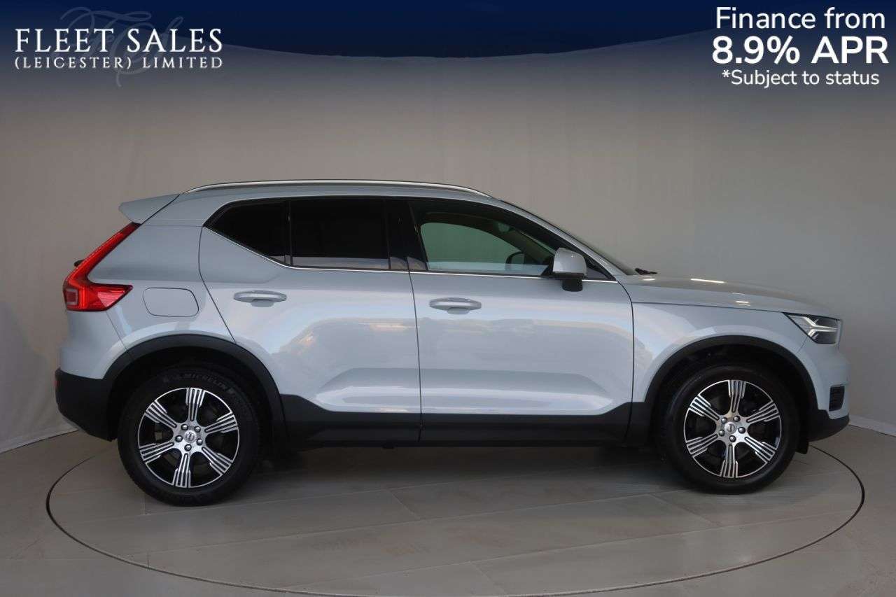 2021 VOLVO XC40 2021 VOLVO XC40