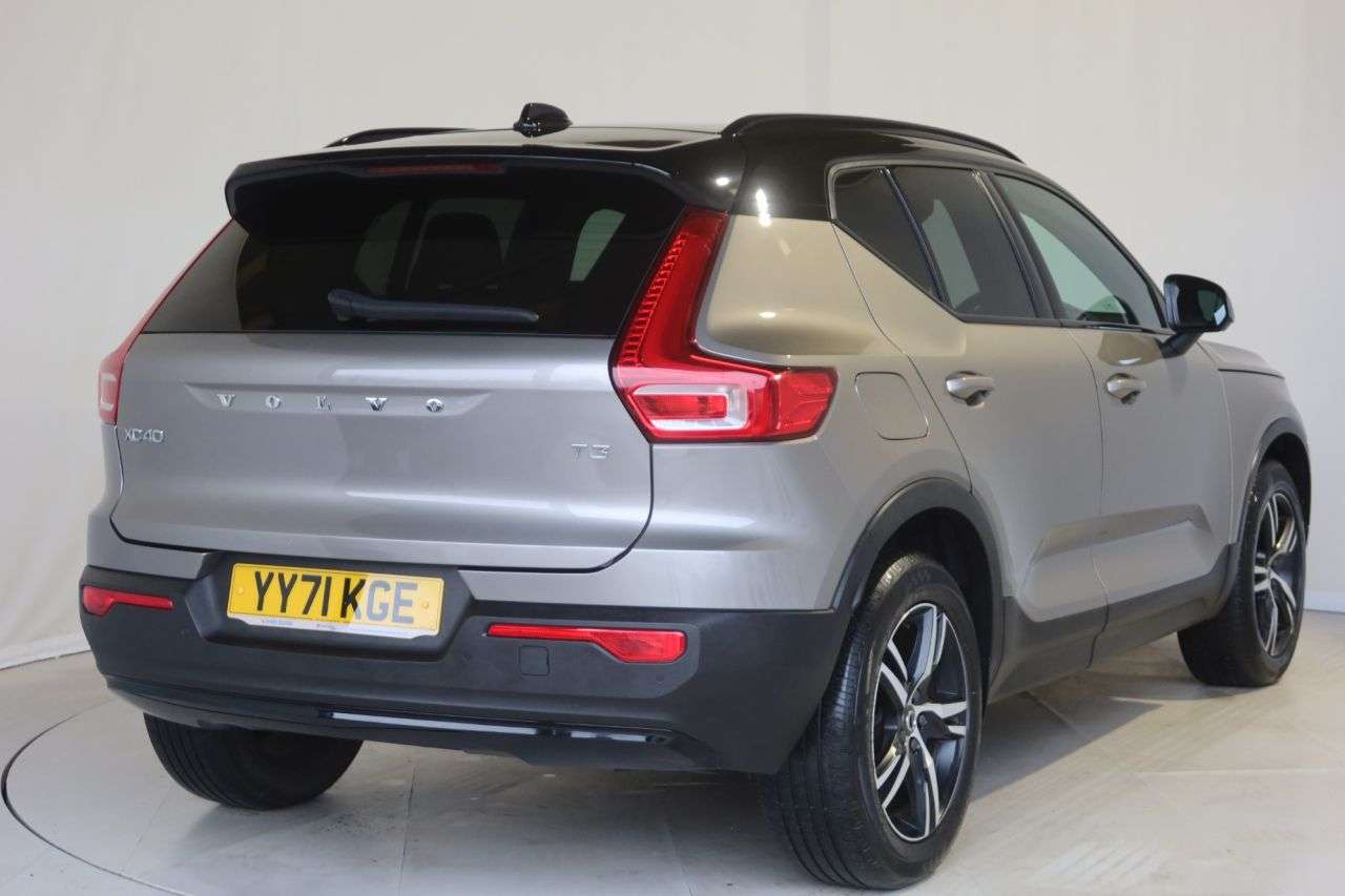 2021 VOLVO XC40 2021 VOLVO XC40