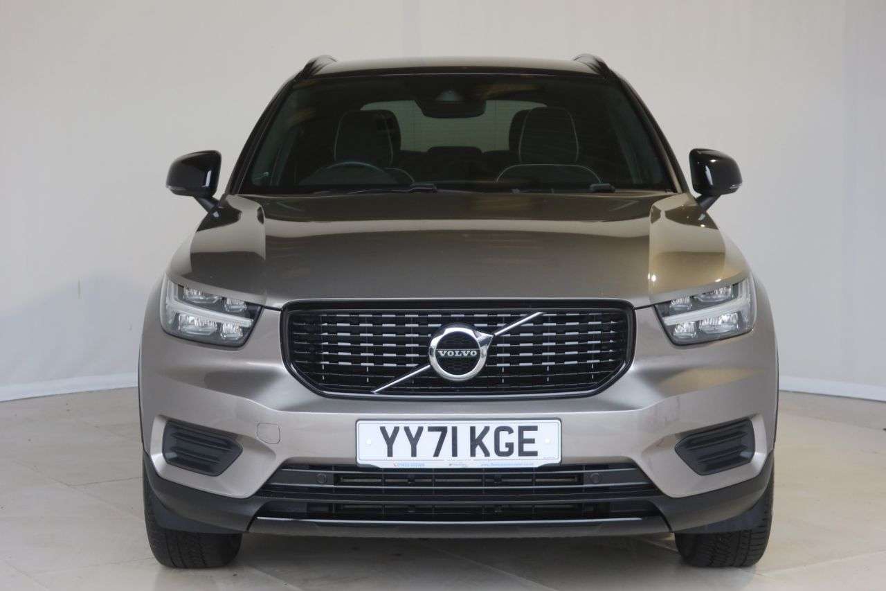 2021 VOLVO XC40 2021 VOLVO XC40