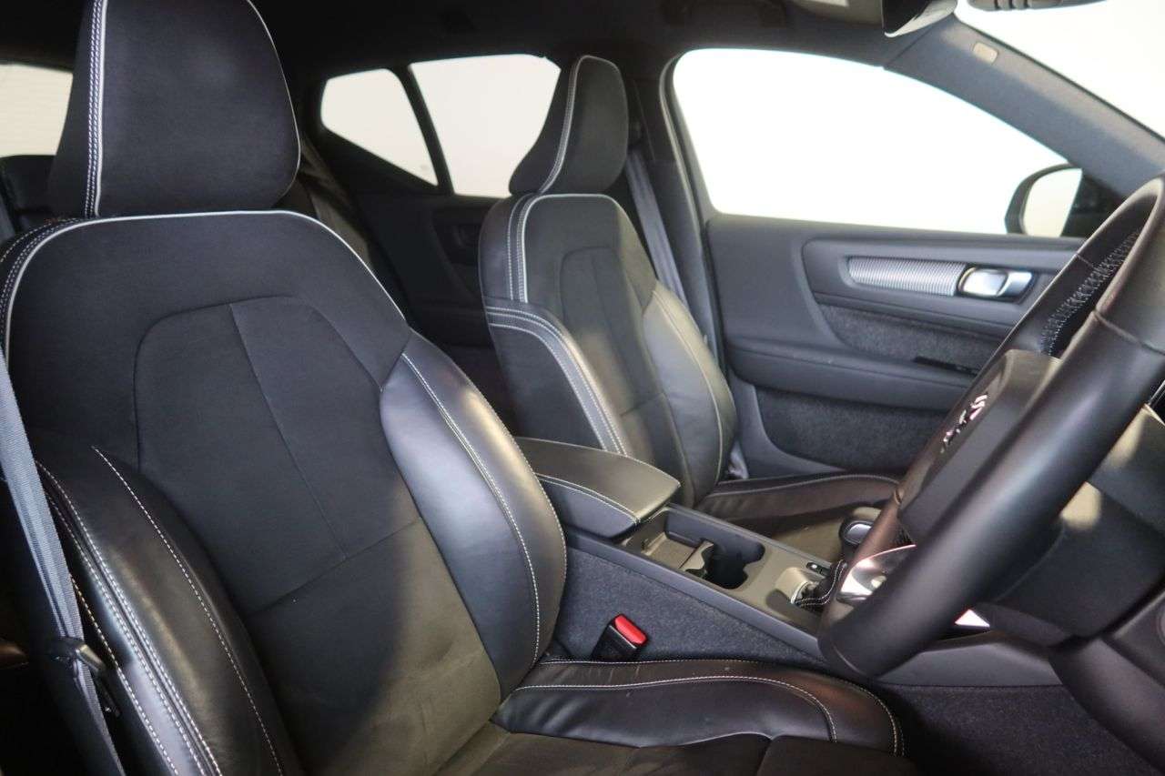 2021 VOLVO XC40 2021 VOLVO XC40