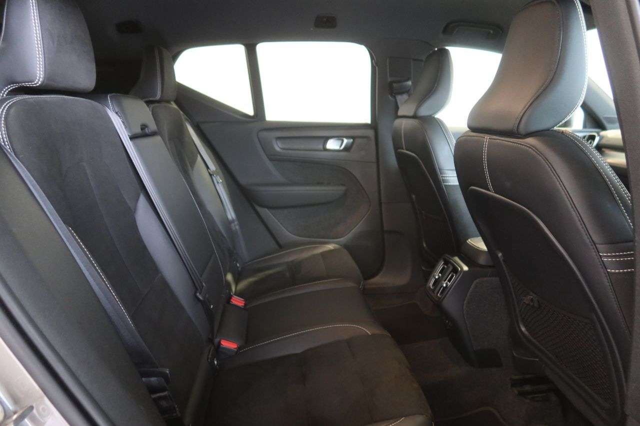 2021 VOLVO XC40 2021 VOLVO XC40