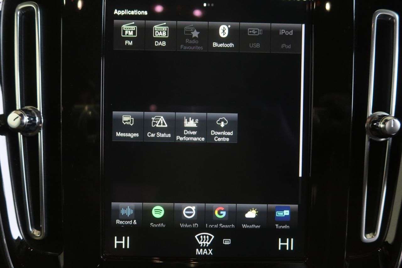 2021 VOLVO XC40 2021 VOLVO XC40