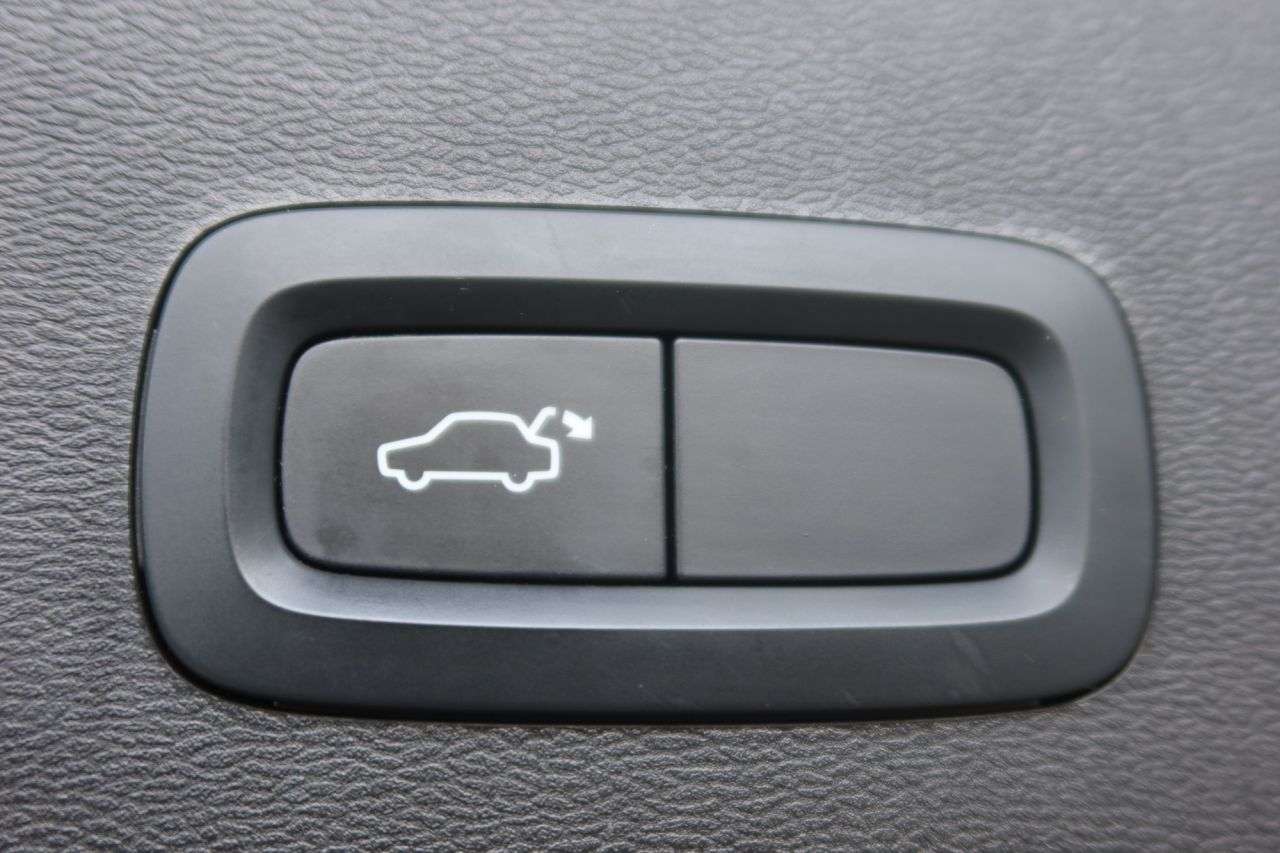 2021 VOLVO XC40 2021 VOLVO XC40