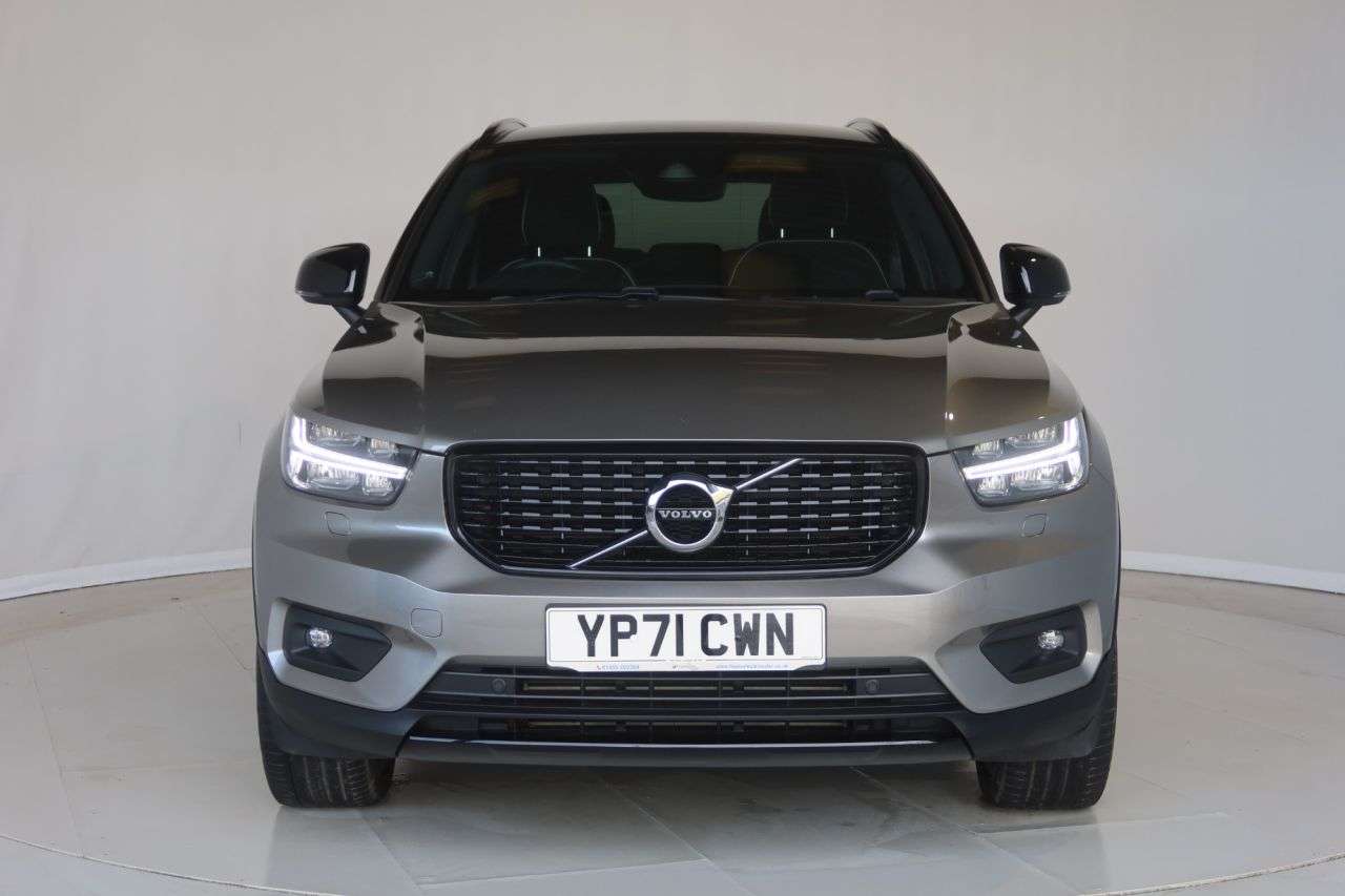 2021 VOLVO XC40 2021 VOLVO XC40