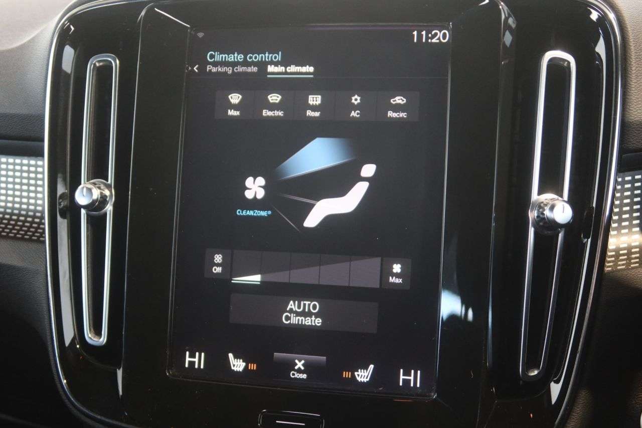 2021 VOLVO XC40 2021 VOLVO XC40