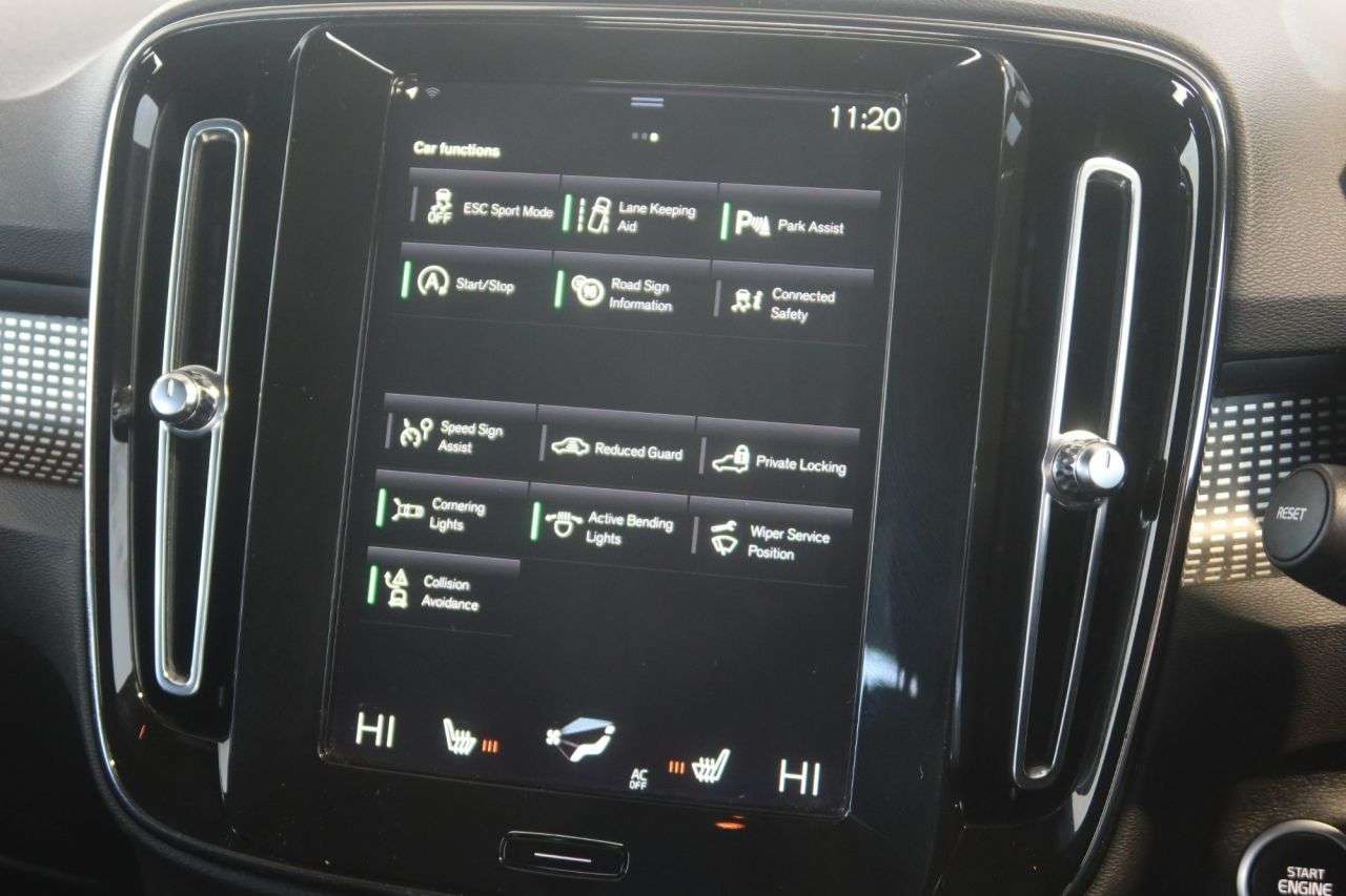 2021 VOLVO XC40 2021 VOLVO XC40