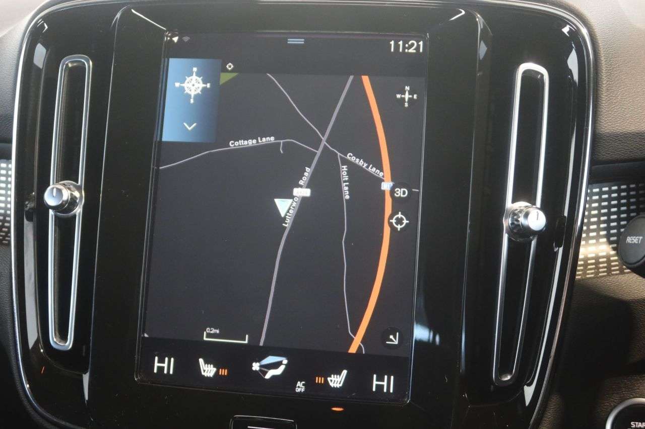 2021 VOLVO XC40 2021 VOLVO XC40