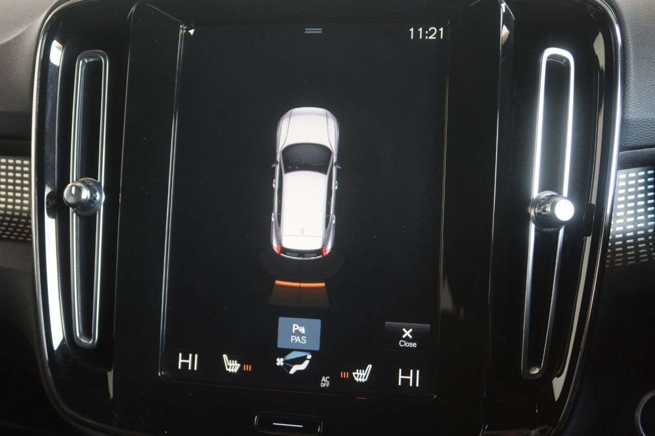 2021 VOLVO XC40 2021 VOLVO XC40