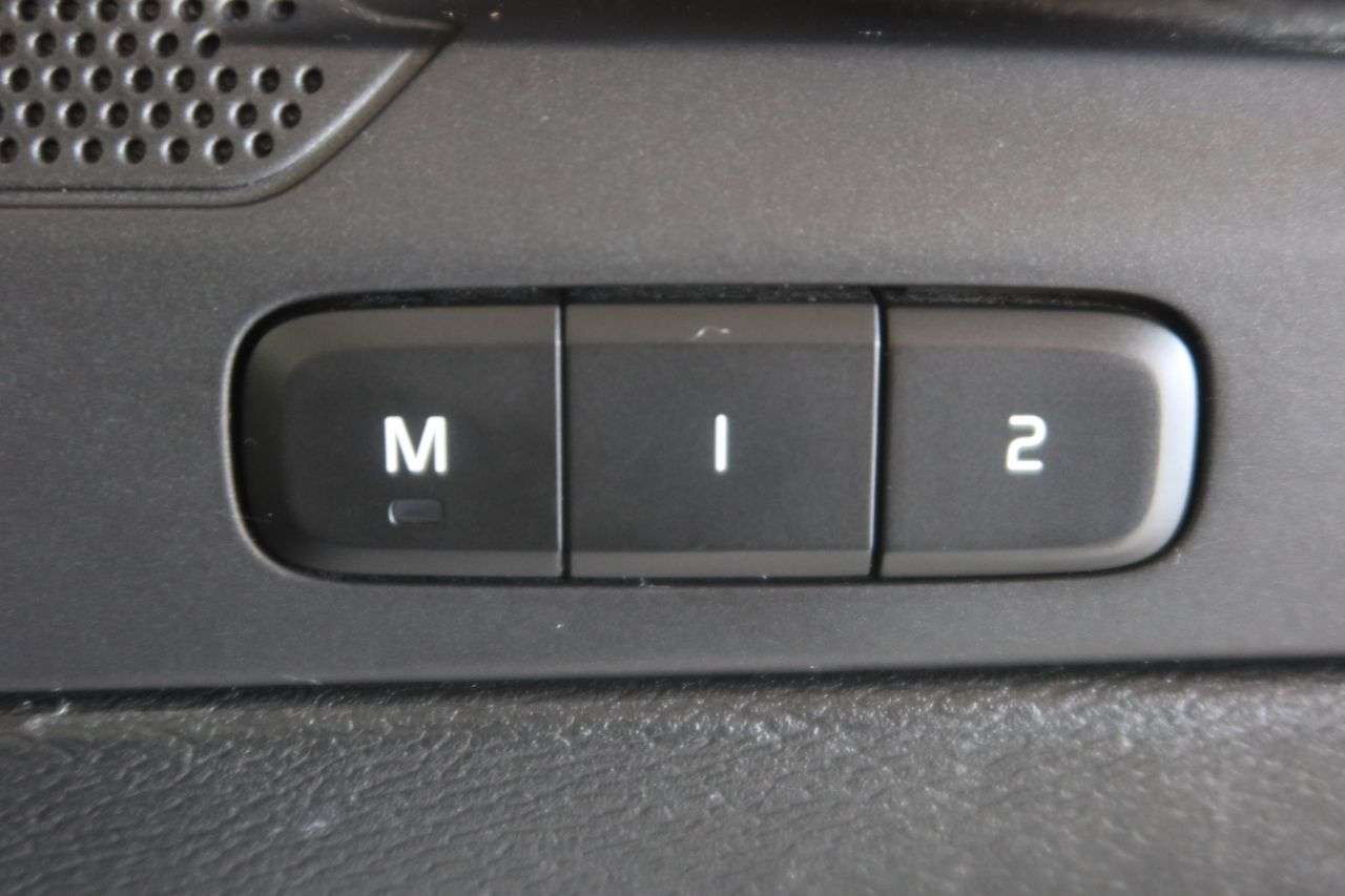 2021 VOLVO XC40 2021 VOLVO XC40