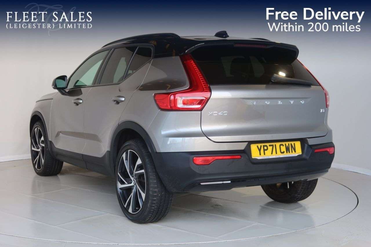 2021 VOLVO XC40 2021 VOLVO XC40
