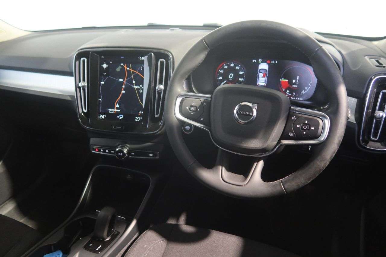 2021 VOLVO XC40 2021 VOLVO XC40