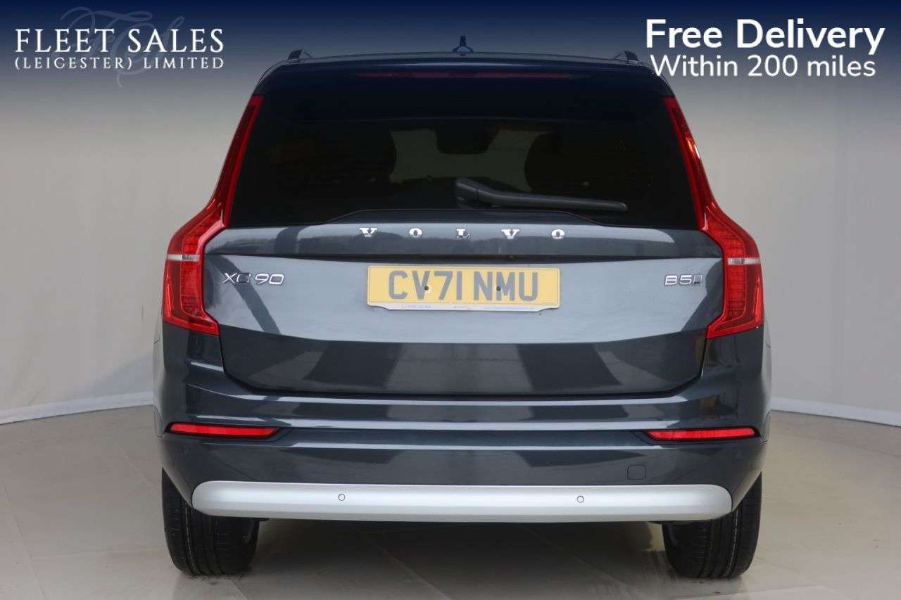 A 2021 VOLVO XC90 2.0 B5 MHEV Momentum SUV 5dr Diesel Hybrid Auto 4WD Euro 6 (s/s) (235 ps) P A 2021 VOLVO XC90 2.0 B5 MHEV Momentum SUV 5dr Diesel Hybrid Auto 4WD Euro 6 (s/s) (235 ps) P