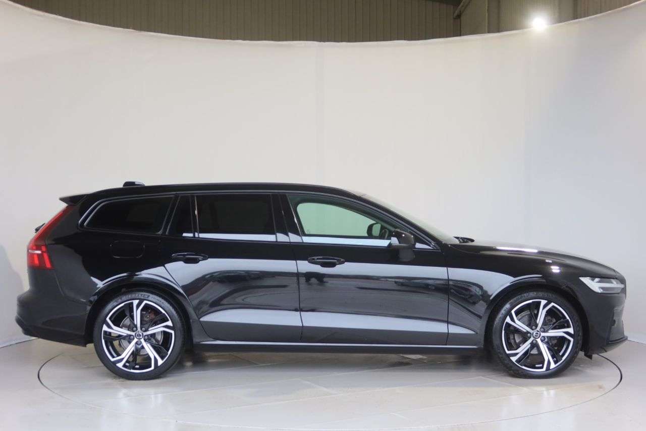 2022 VOLVO V60 2022 VOLVO V60