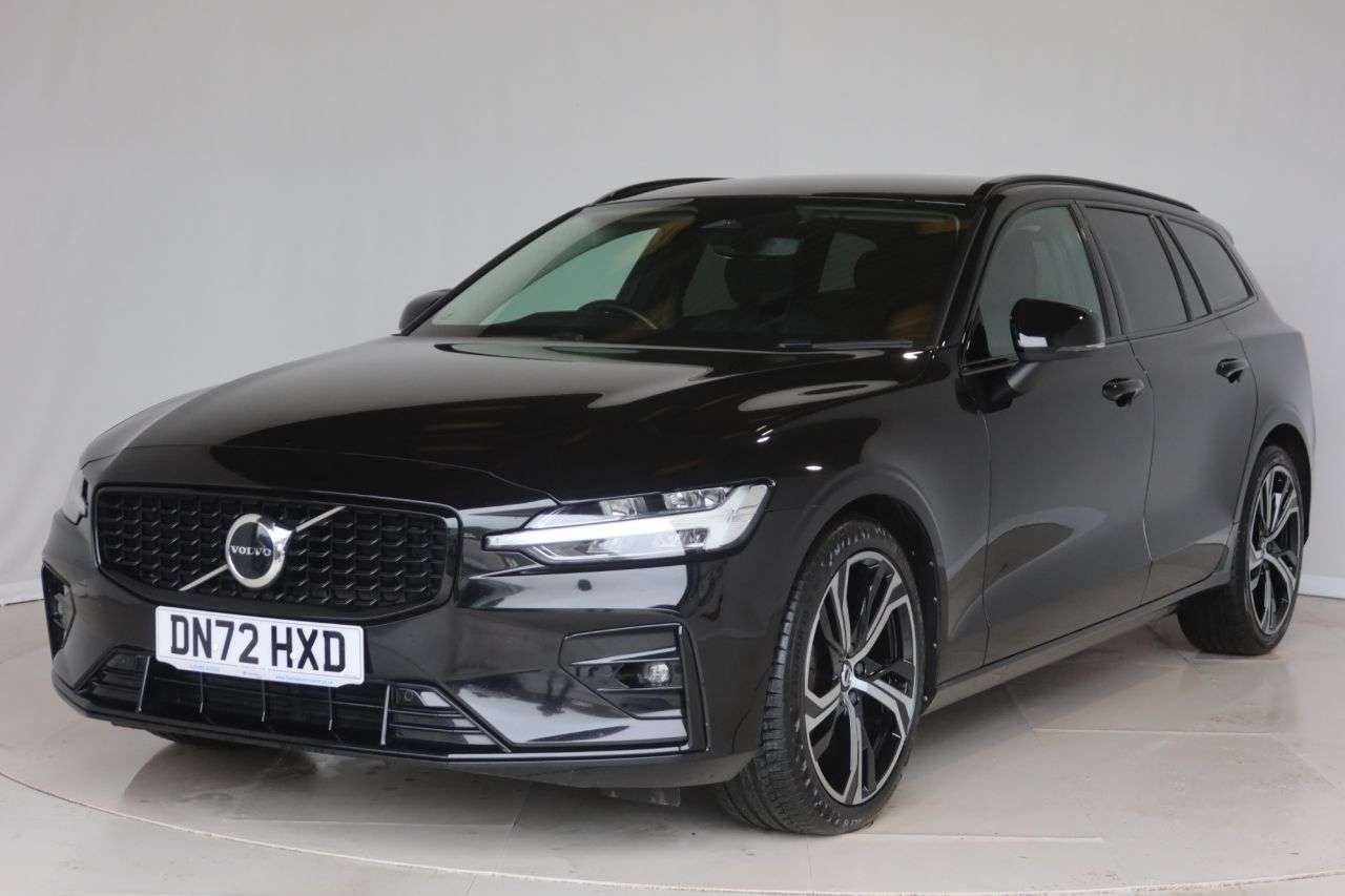 A 2022 VOLVO V60 2.0 B3 MHEV Plus Estate 5dr Petrol Hybrid DCT Auto Euro 6 (s/s) (163 ps) AP A 2022 VOLVO V60 2.0 B3 MHEV Plus Estate 5dr Petrol Hybrid DCT Auto Euro 6 (s/s) (163 ps) AP