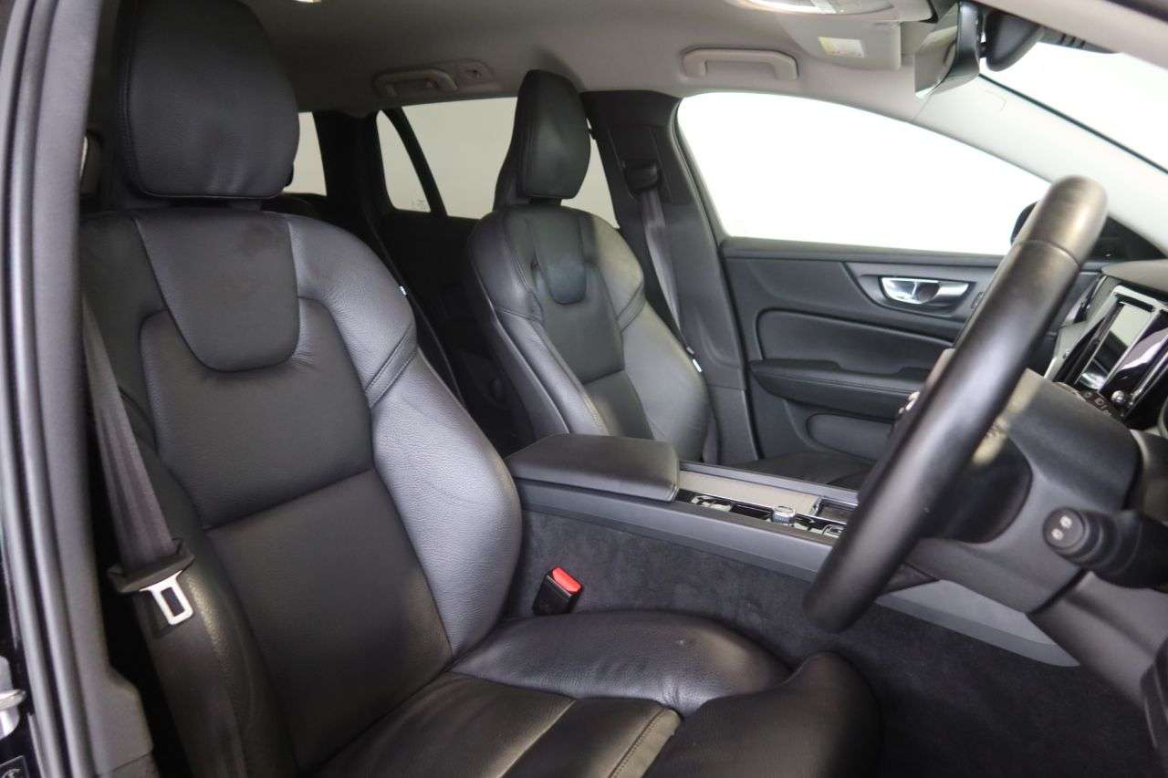 2022 VOLVO V60 2022 VOLVO V60