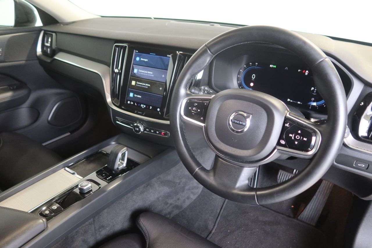 2022 VOLVO V60 2022 VOLVO V60