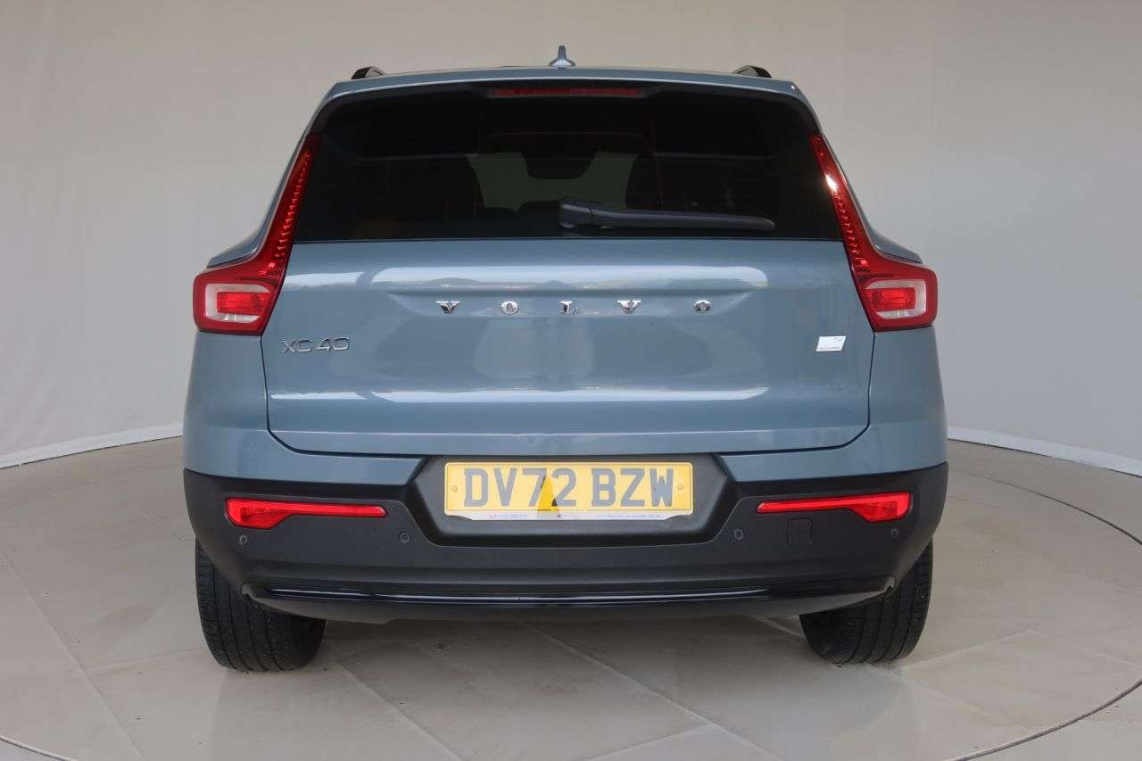 2022 VOLVO XC40 2022 VOLVO XC40