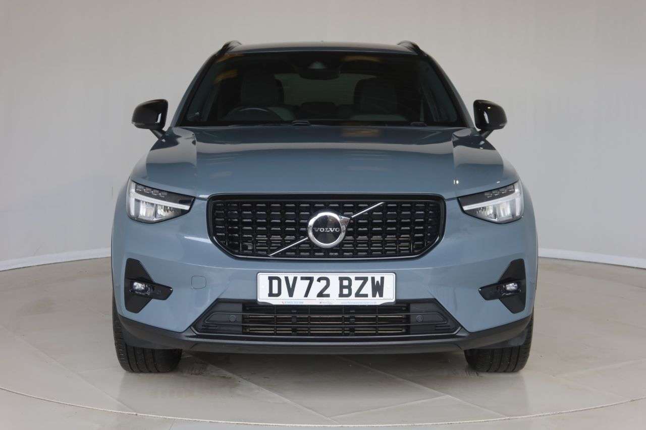 2022 VOLVO XC40 2022 VOLVO XC40