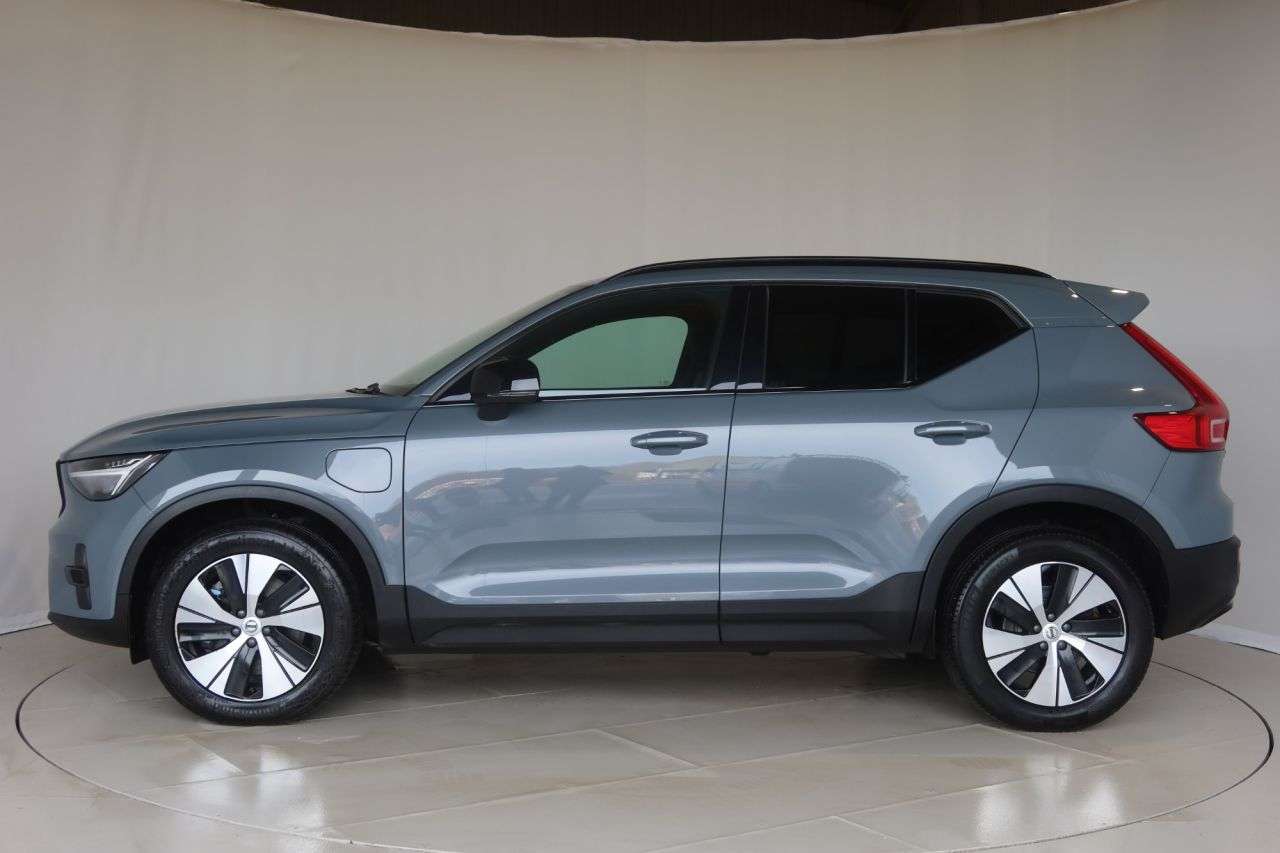 2022 VOLVO XC40 2022 VOLVO XC40