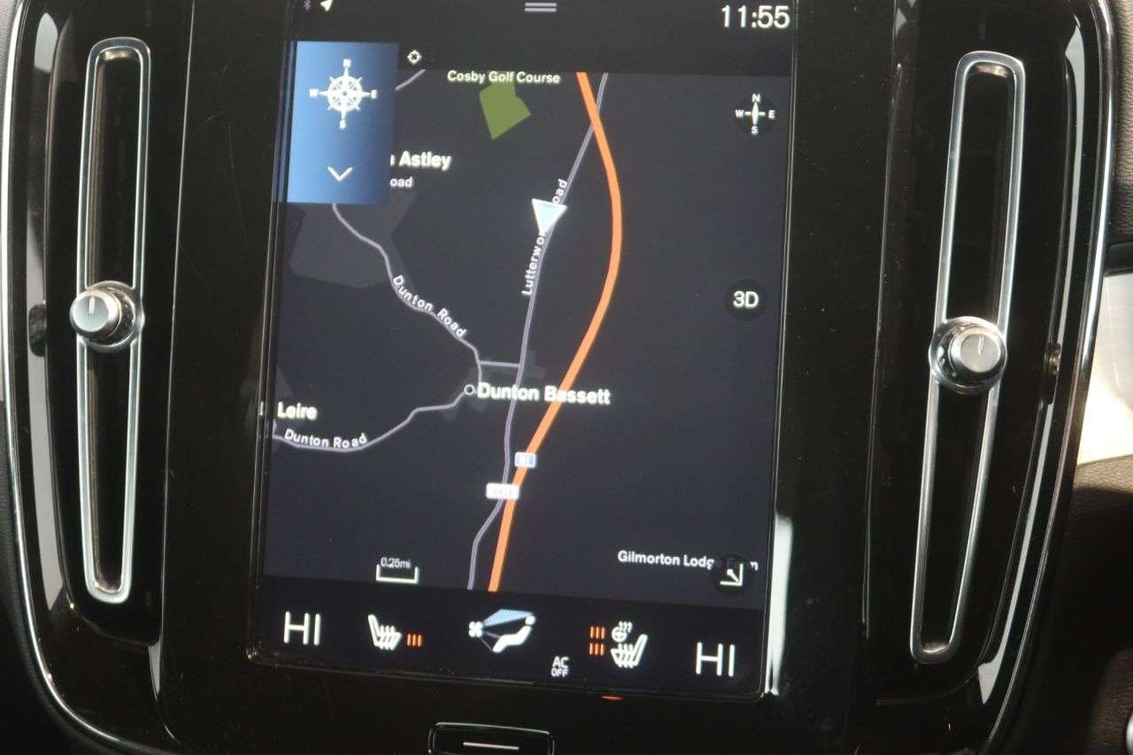 2022 VOLVO XC40 2022 VOLVO XC40