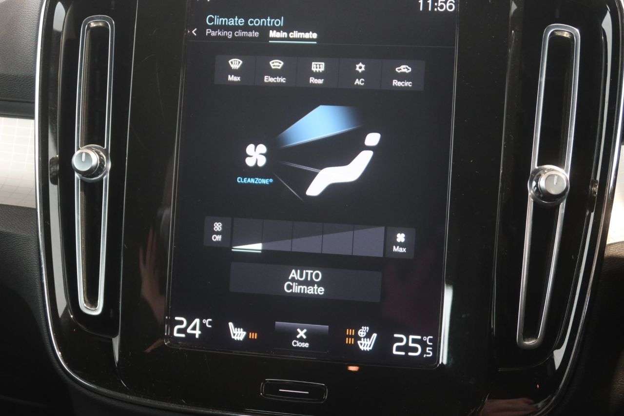 2022 VOLVO XC40 2022 VOLVO XC40