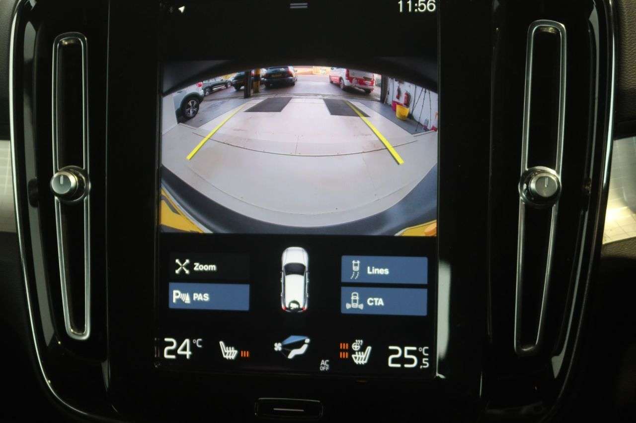 2022 VOLVO XC40 2022 VOLVO XC40