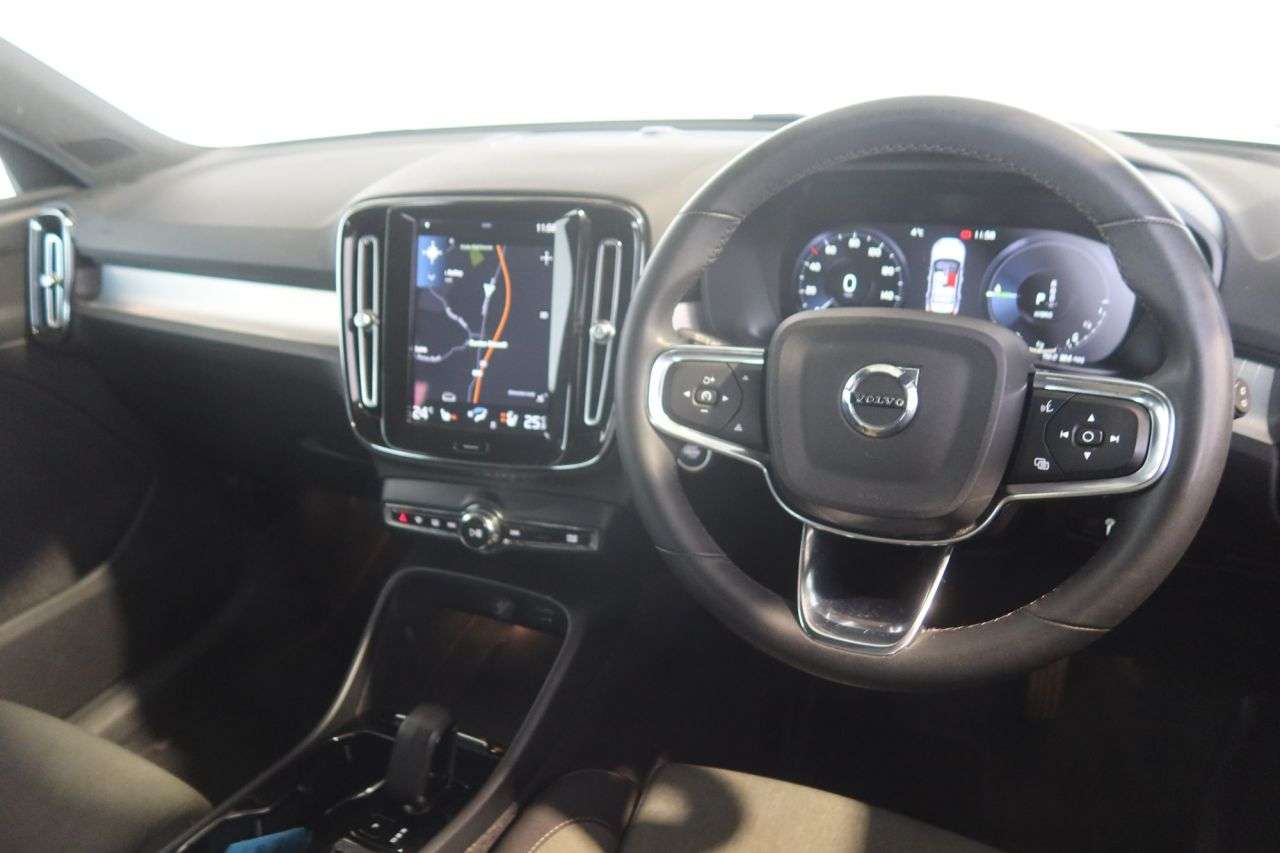 2022 VOLVO XC40 2022 VOLVO XC40