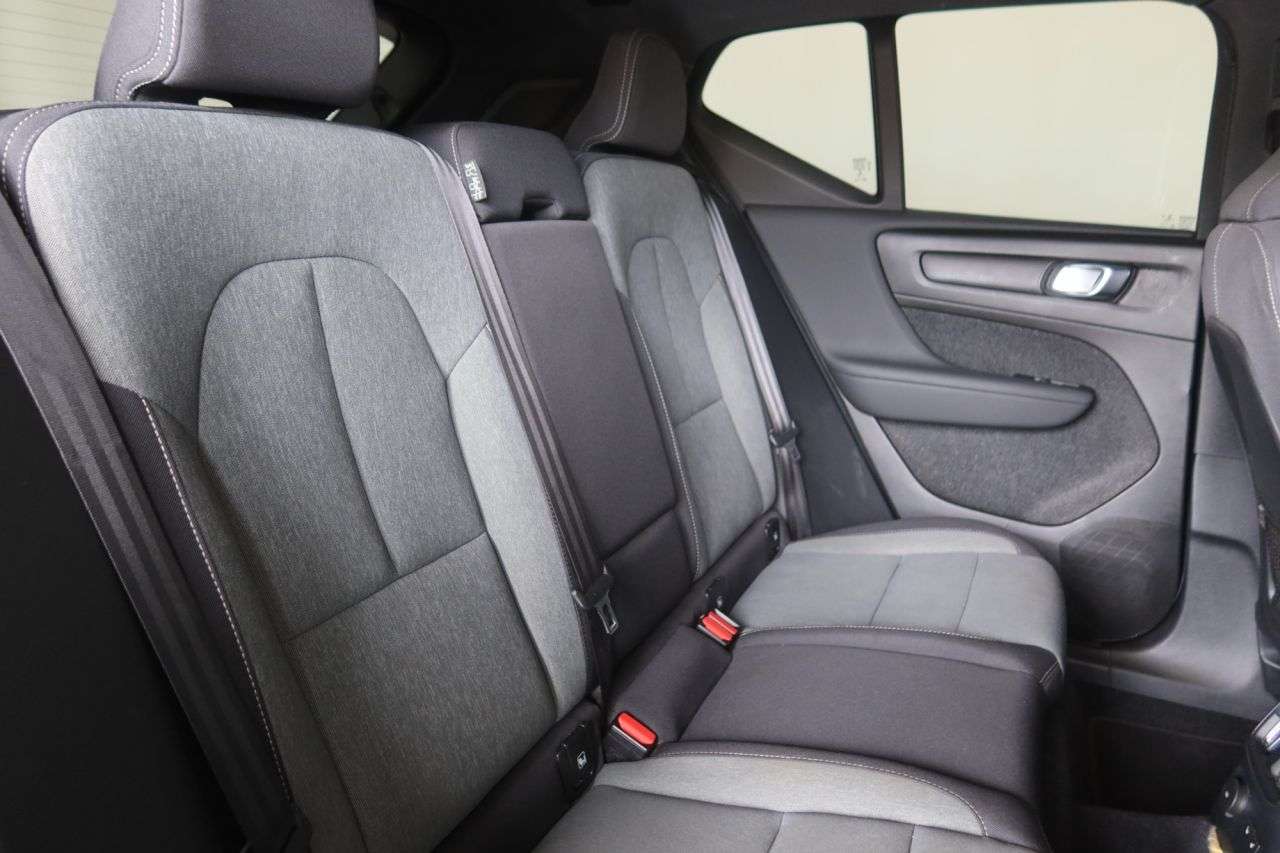 2022 VOLVO XC40 2022 VOLVO XC40