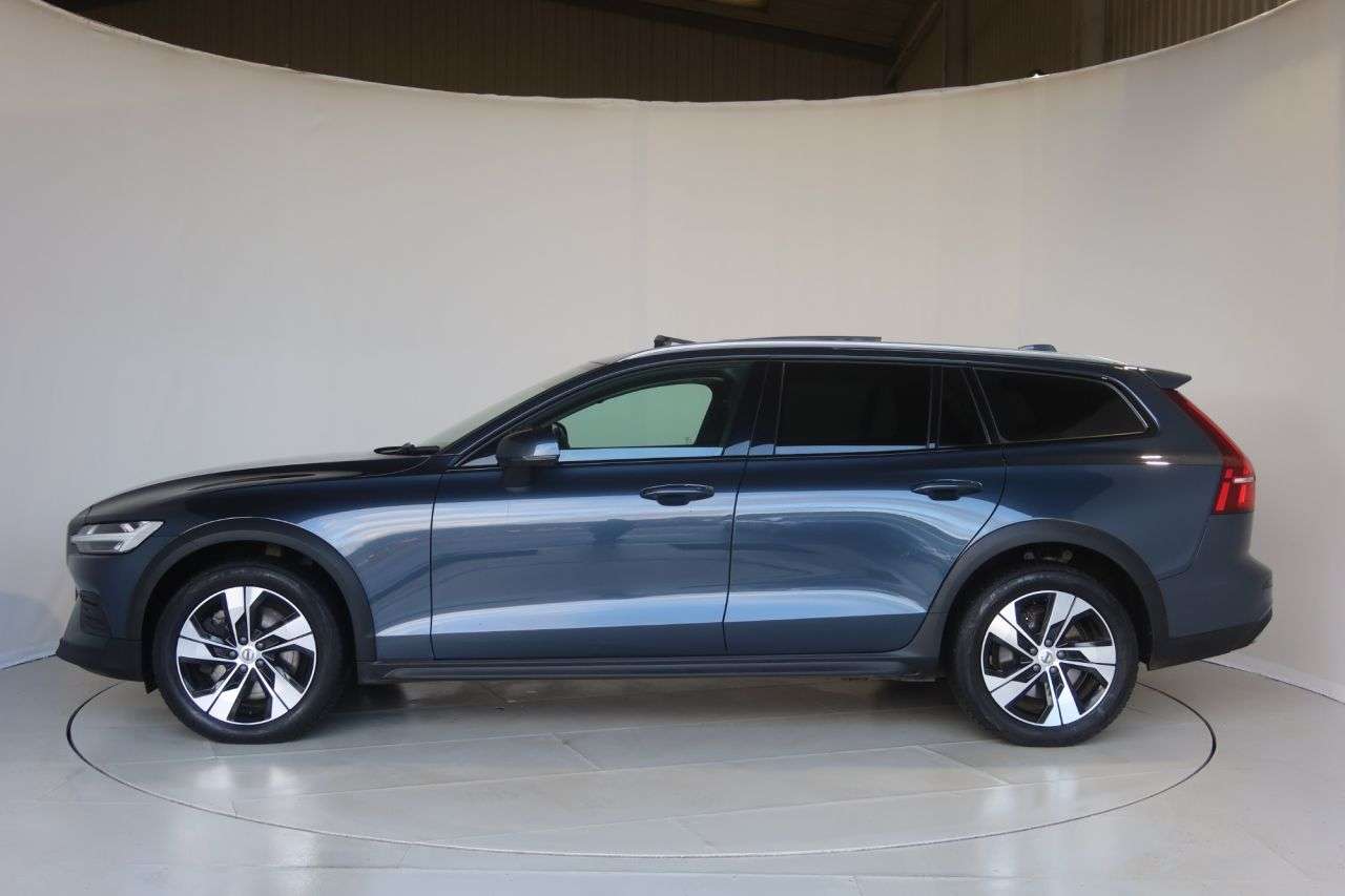 2021 VOLVO V60 CROSS COUNTRY 2021 VOLVO V60 CROSS COUNTRY