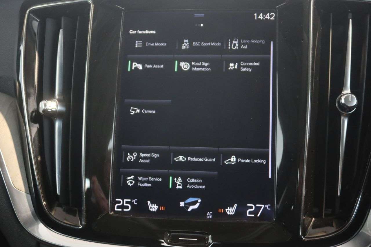 2021 VOLVO V60 CROSS COUNTRY 2021 VOLVO V60 CROSS COUNTRY