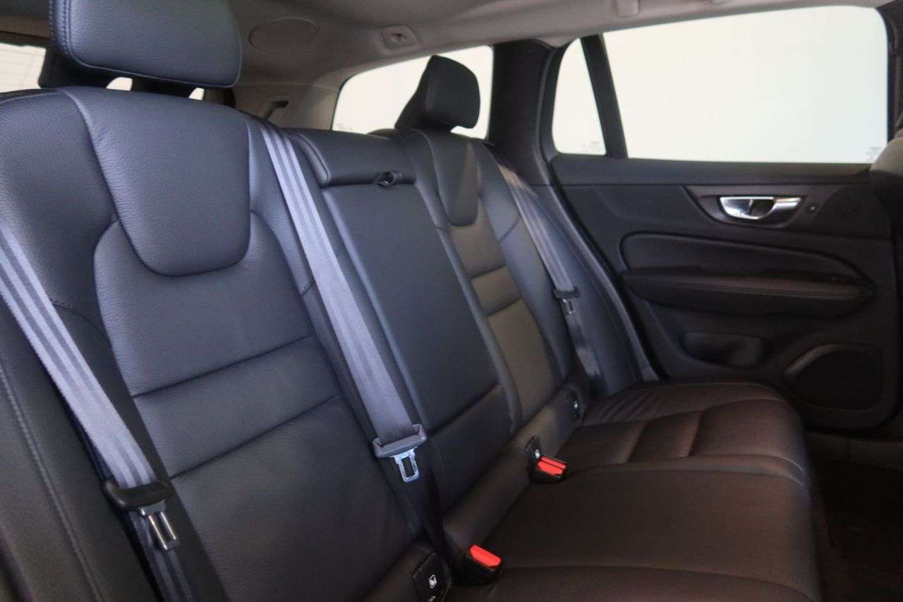 2021 VOLVO V60 CROSS COUNTRY 2021 VOLVO V60 CROSS COUNTRY