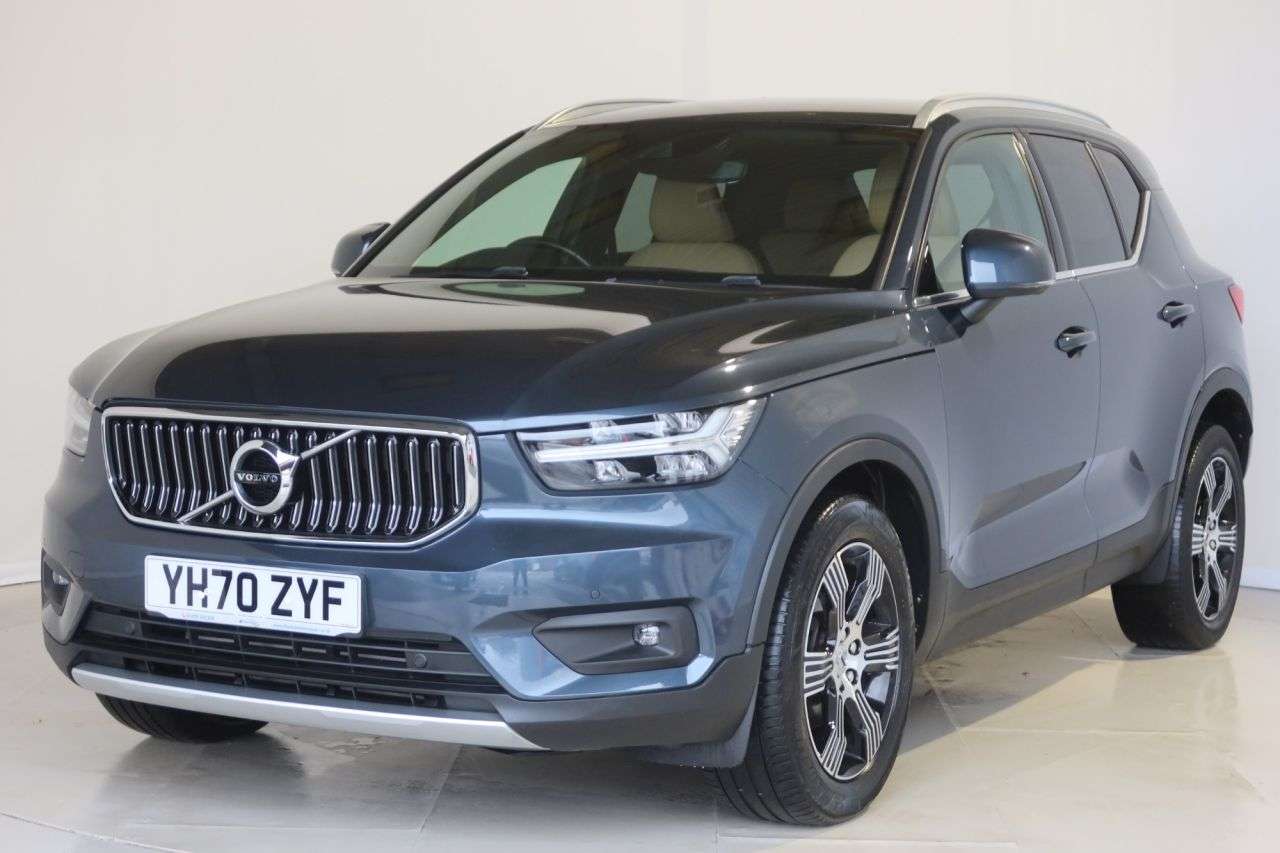 A 2020 VOLVO XC40 1.5 T3 Inscription SUV 5dr Petrol Auto Euro 6 (s/s) (163 ps) **24 MONTH WAR A 2020 VOLVO XC40 1.5 T3 Inscription SUV 5dr Petrol Auto Euro 6 (s/s) (163 ps) **24 MONTH WAR