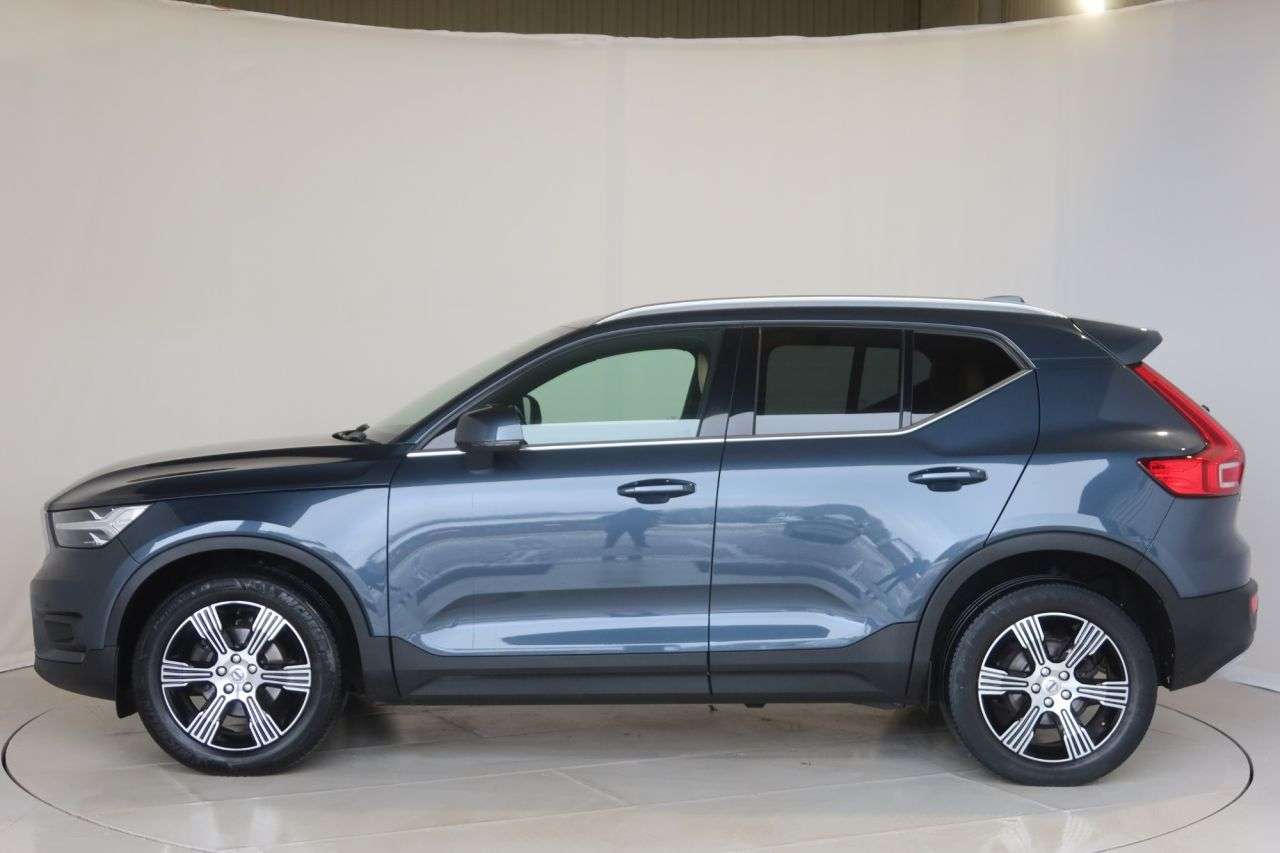 2020 VOLVO XC40 2020 VOLVO XC40
