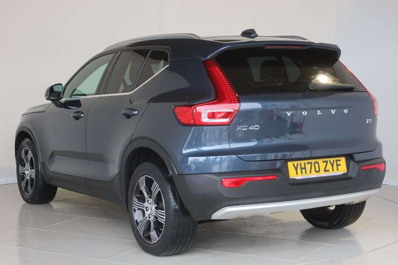 2020 VOLVO XC40 2020 VOLVO XC40