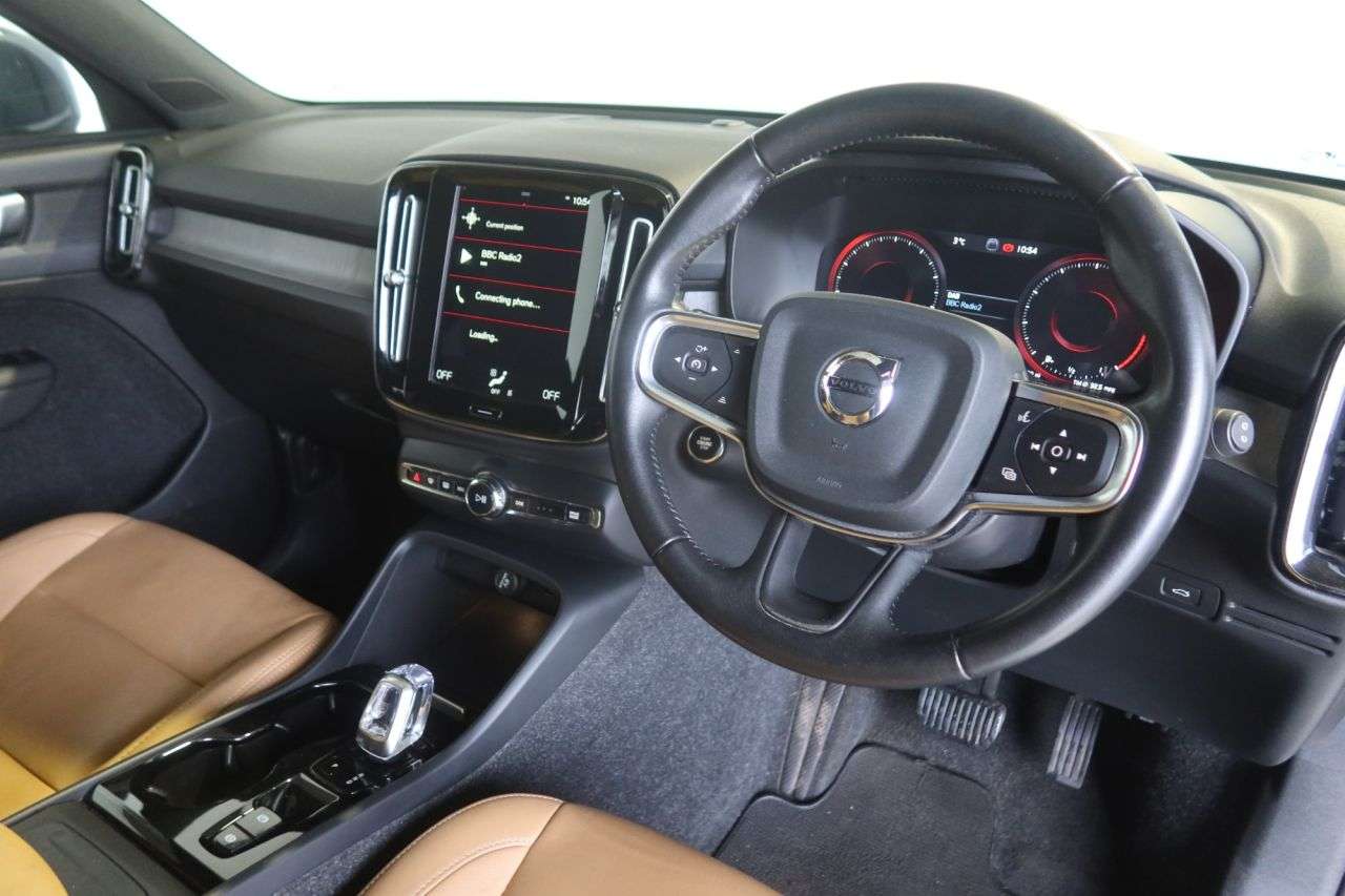 2020 VOLVO XC40 2020 VOLVO XC40