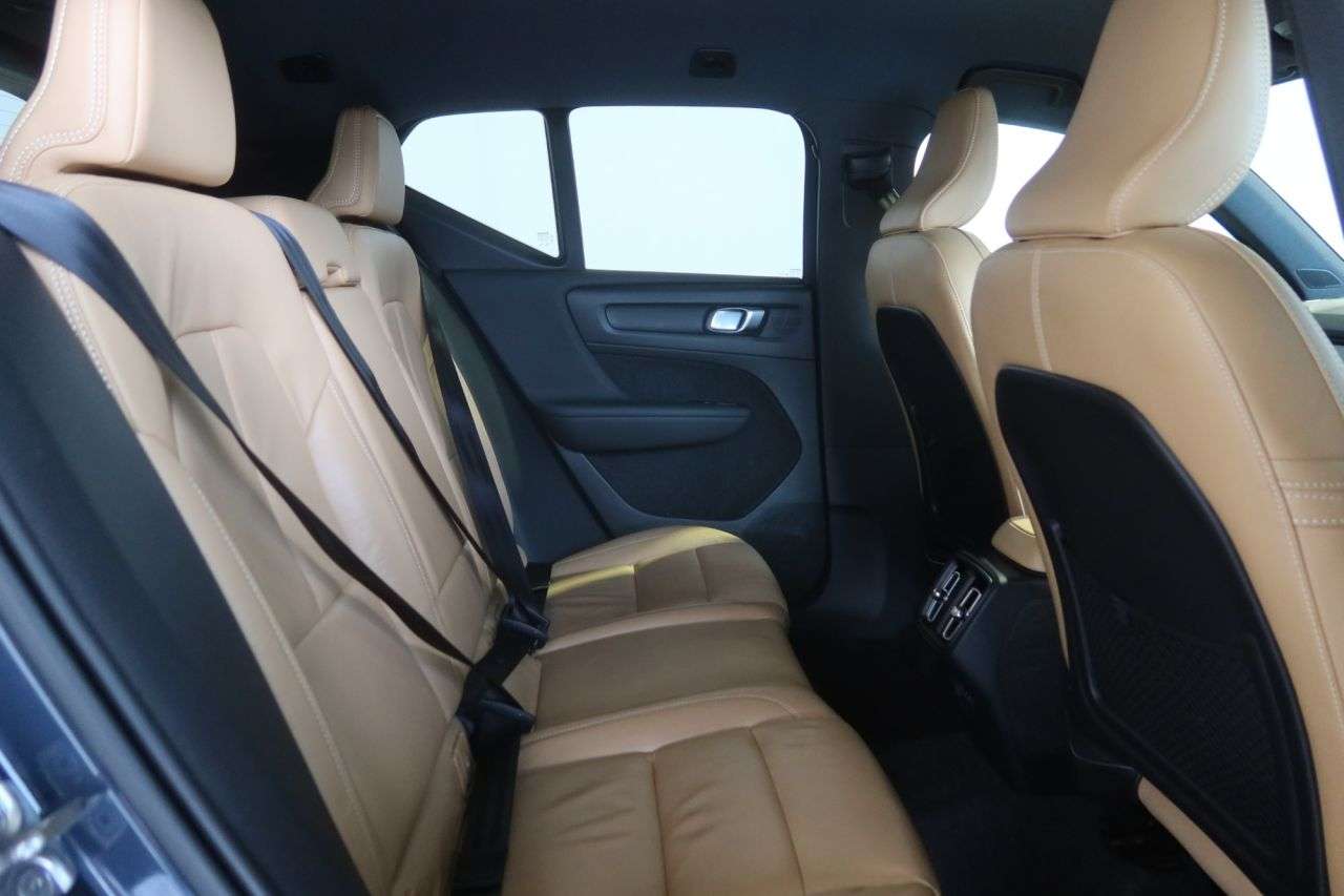 2020 VOLVO XC40 2020 VOLVO XC40