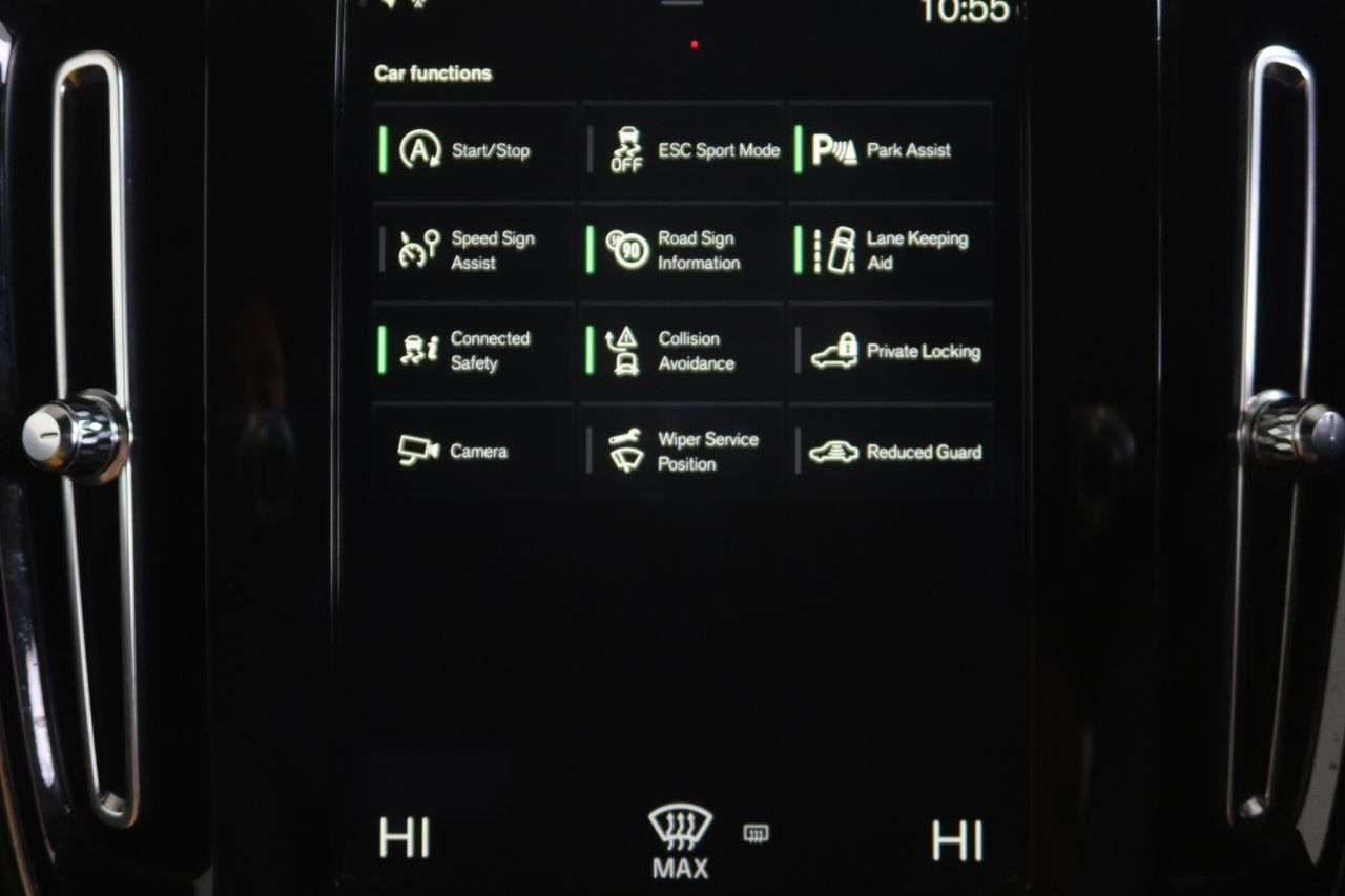 2020 VOLVO XC40 2020 VOLVO XC40