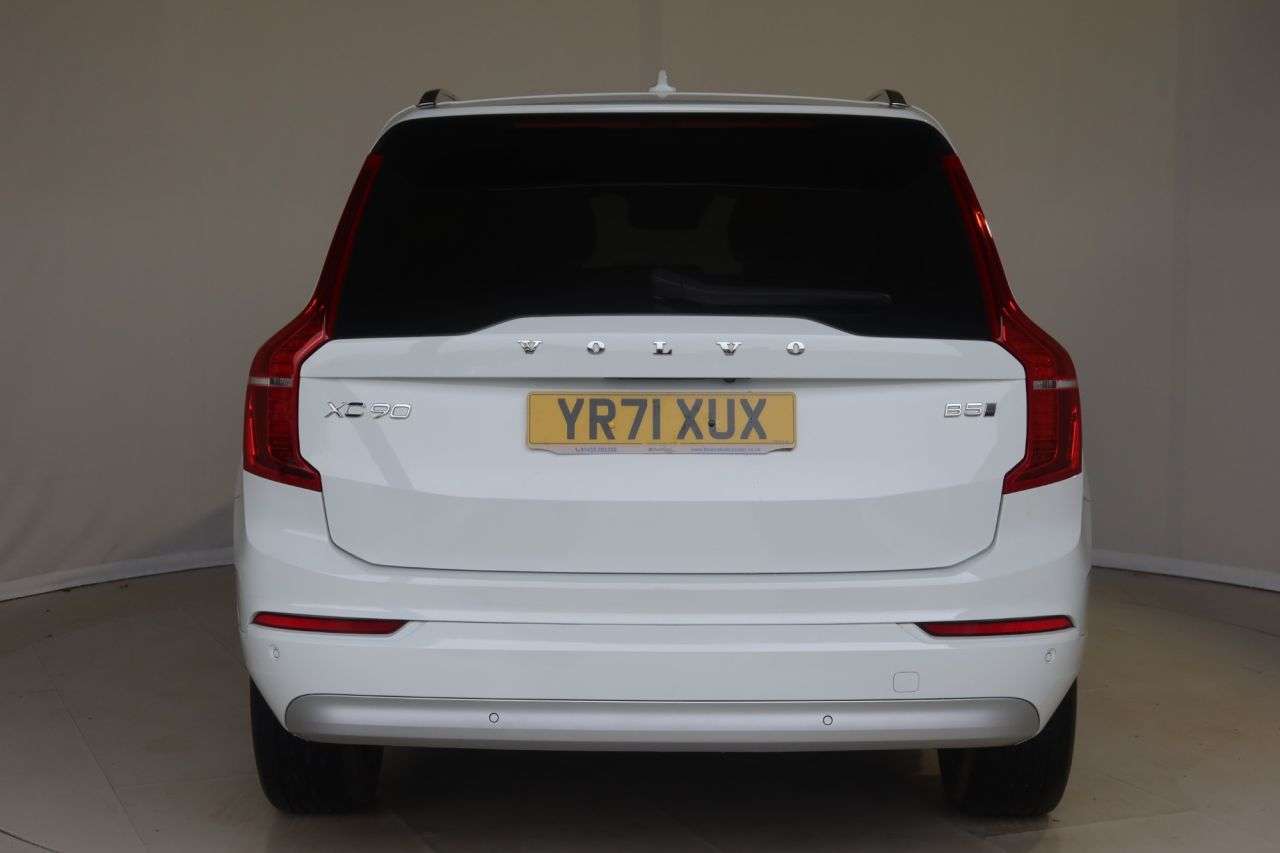 A 2021 VOLVO XC90 2.0 B5 MHEV Momentum SUV 5dr Diesel Hybrid Auto 4WD Euro 6 (s/s) (235 ps) H A 2021 VOLVO XC90 2.0 B5 MHEV Momentum SUV 5dr Diesel Hybrid Auto 4WD Euro 6 (s/s) (235 ps) H