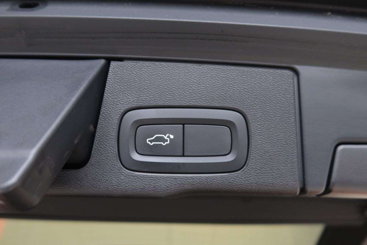 2020 VOLVO XC60 2020 VOLVO XC60