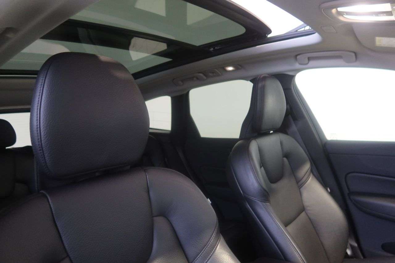 2022 VOLVO XC60 2022 VOLVO XC60