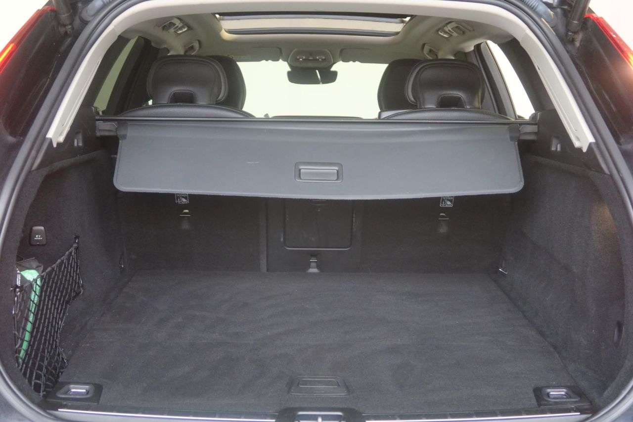 2022 VOLVO XC60 2022 VOLVO XC60