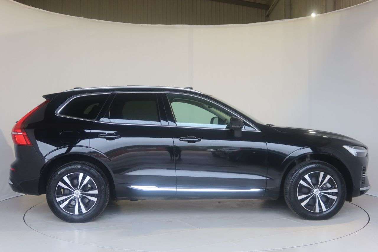 A 2022 VOLVO XC60 2.0h T6 Recharge 18.8kWh Core SUV 5dr Petrol Plug-in Hybrid Auto AWD Euro 6 A 2022 VOLVO XC60 2.0h T6 Recharge 18.8kWh Core SUV 5dr Petrol Plug-in Hybrid Auto AWD Euro 6