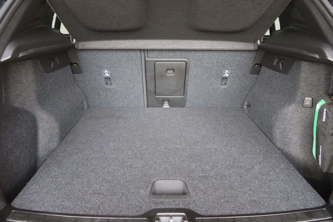 2021 VOLVO XC40 2021 VOLVO XC40