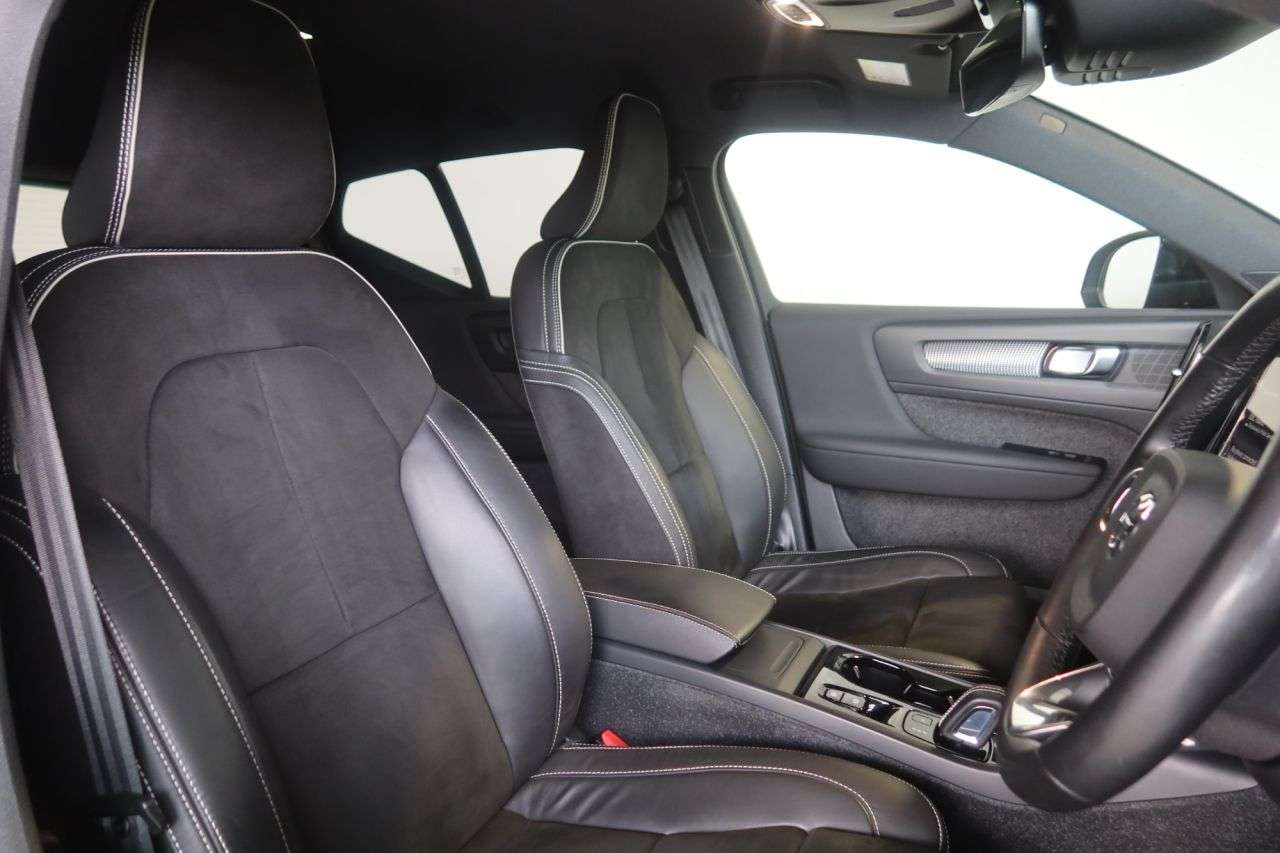 2021 VOLVO XC40 2021 VOLVO XC40